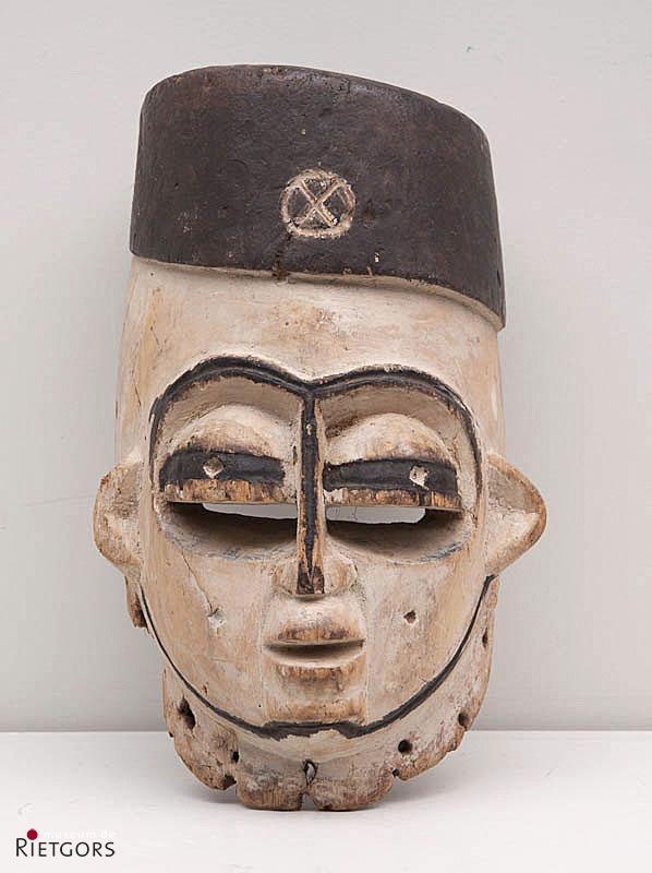 Afrika, Nigeria - Beni-stam. - Een beschilderd houten Dansmasker
